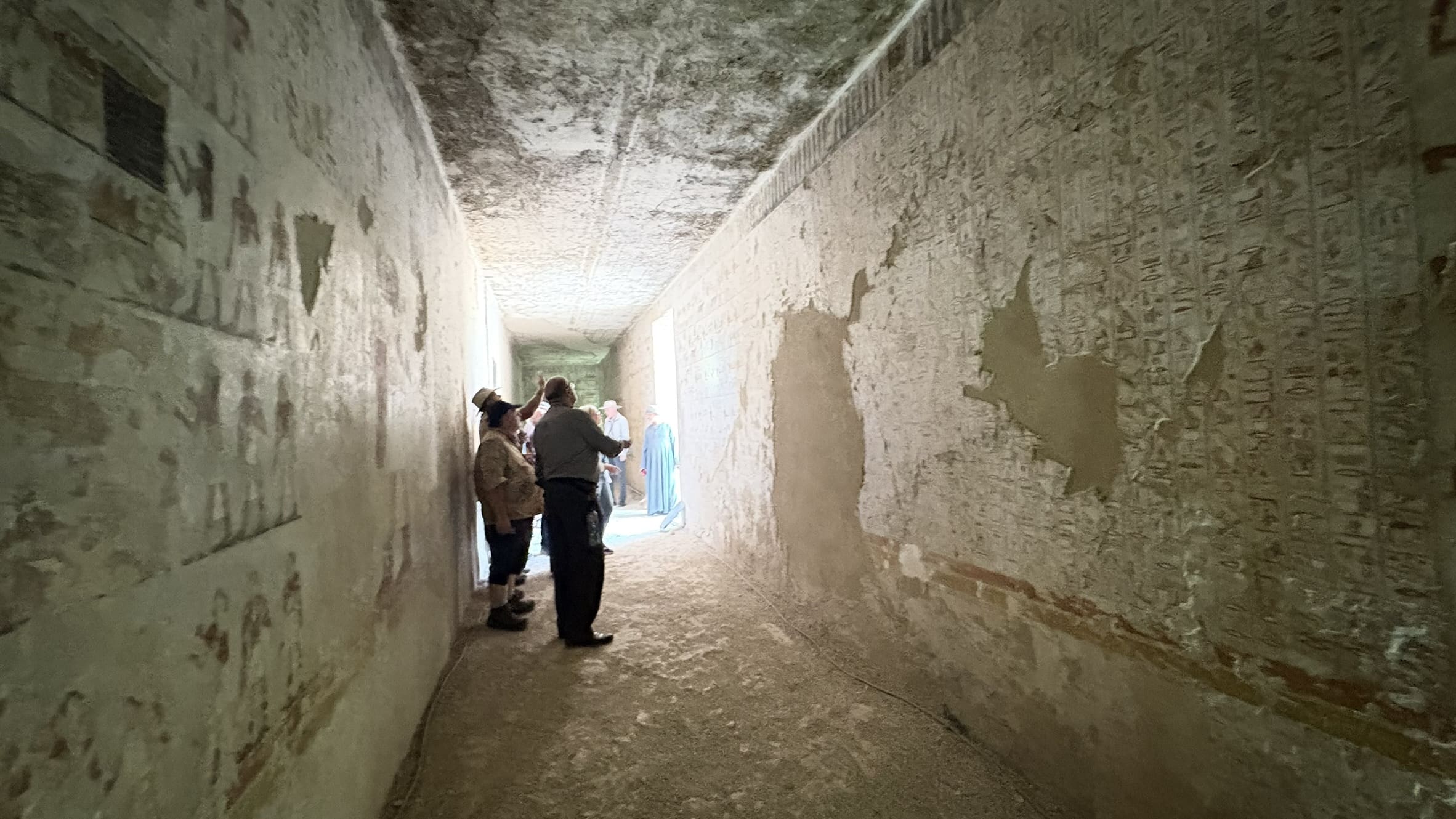 Tombing t tomb